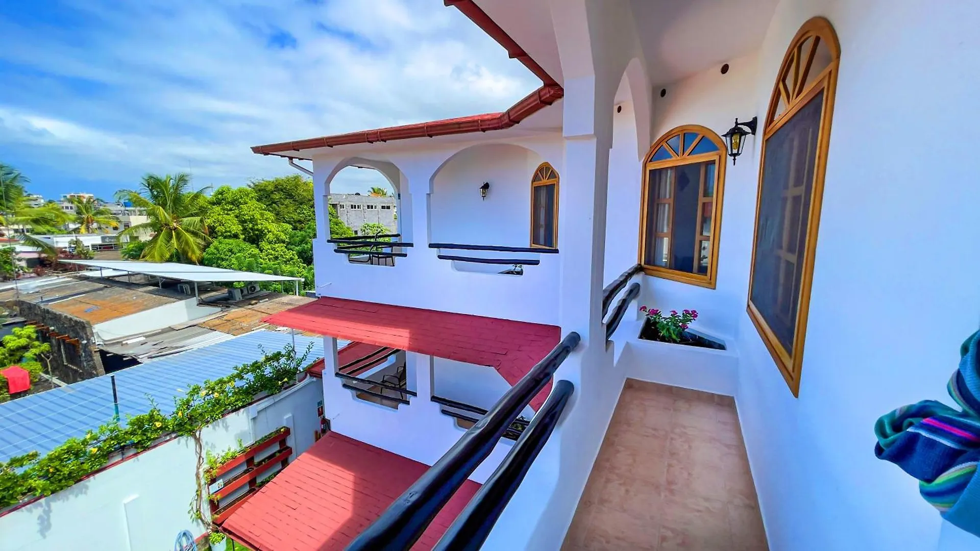 ****  Hotel Galapagos Suites B&B Puerto Ayora  Ecuador