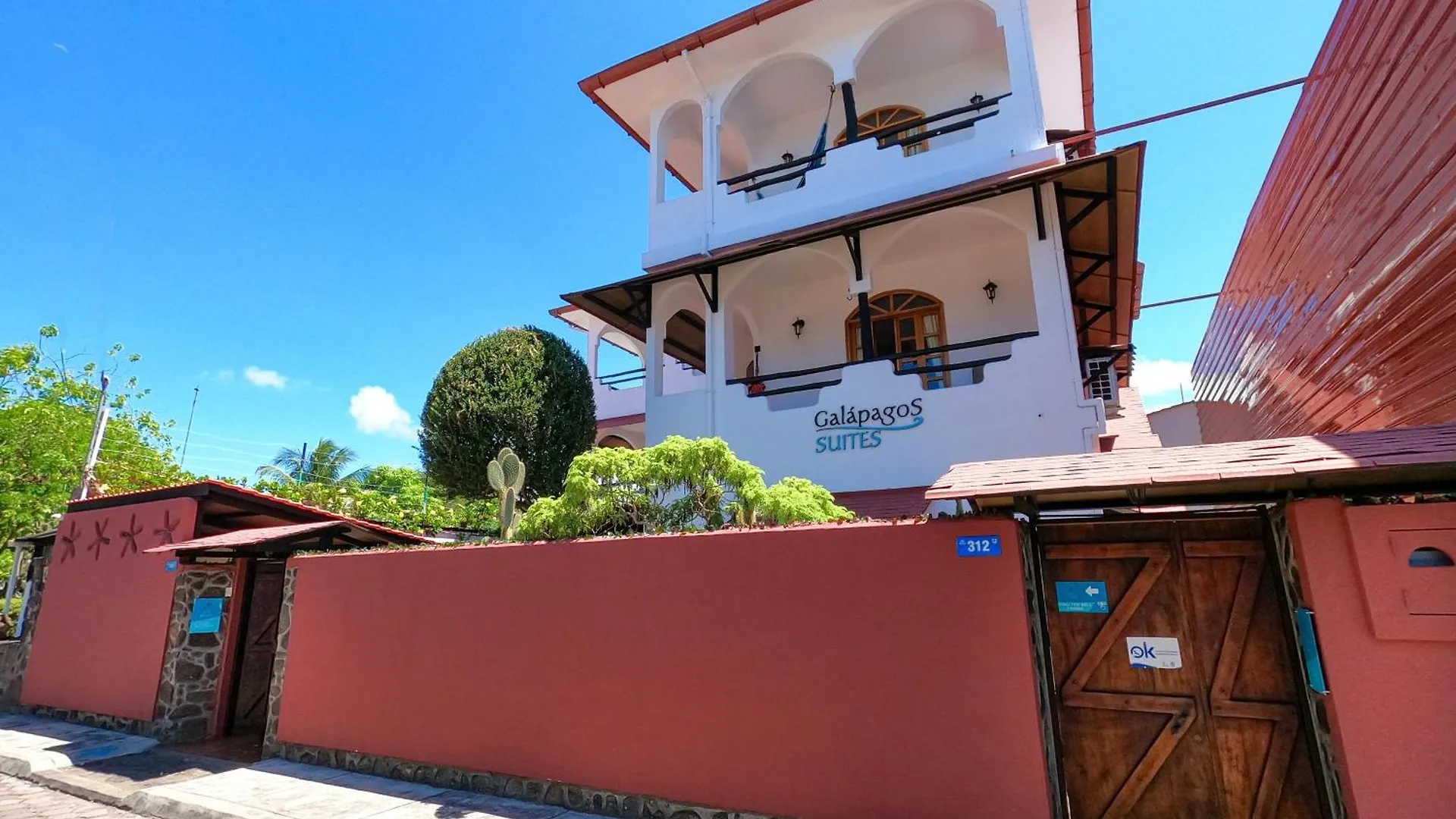 Hotel Galapagos Suites B&B Puerto Ayora  Ecuador