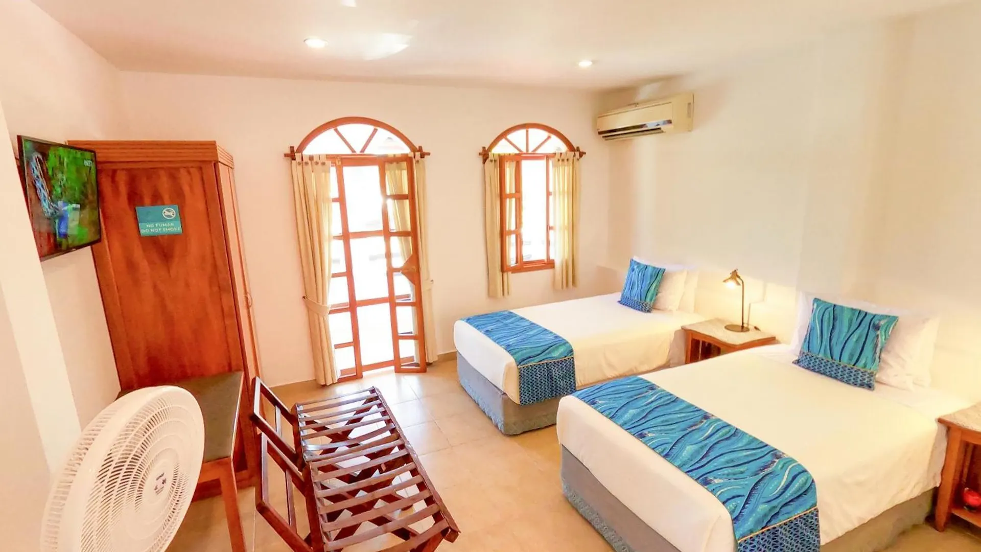 Hotel Galapagos Suites B&B Puerto Ayora  4*, Puerto Ayora (Galapagos Islands) Ecuador